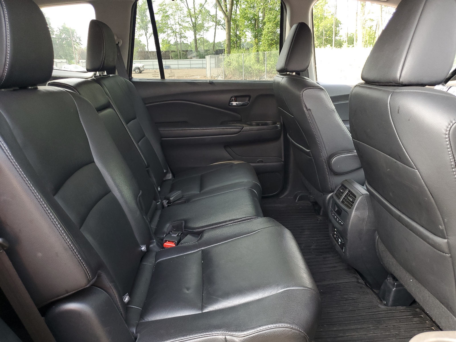 5FNYF6H99GB092549 2016 Honda Pilot Touring