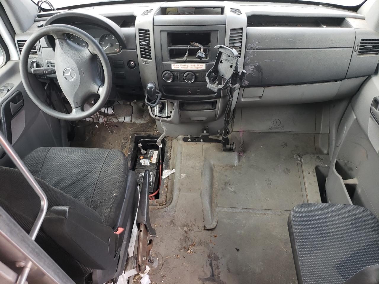 2011 Mercedes-Benz Sprinter 2500 VIN: WD3PE8CB1B5608864 Lot: 64775674