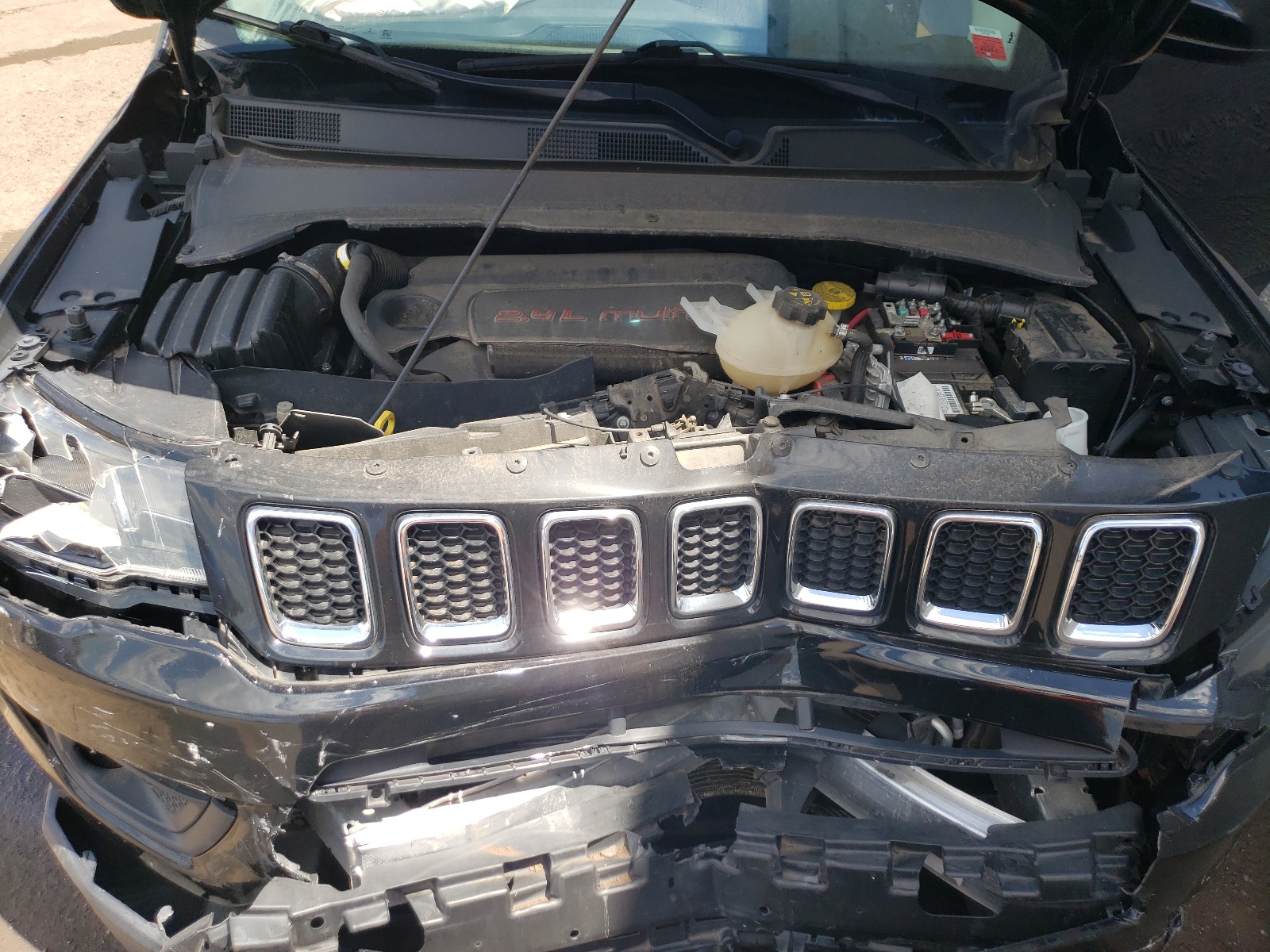 3C4NJDBBXKT850264 2019 Jeep Compass Latitude