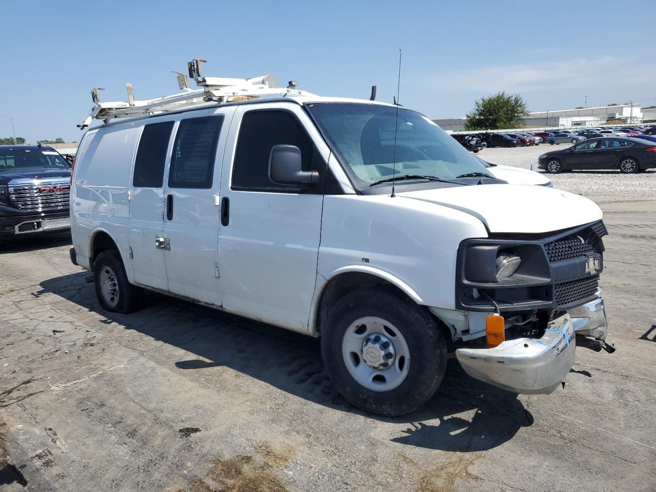 2014 Chevrolet Express - Image 4