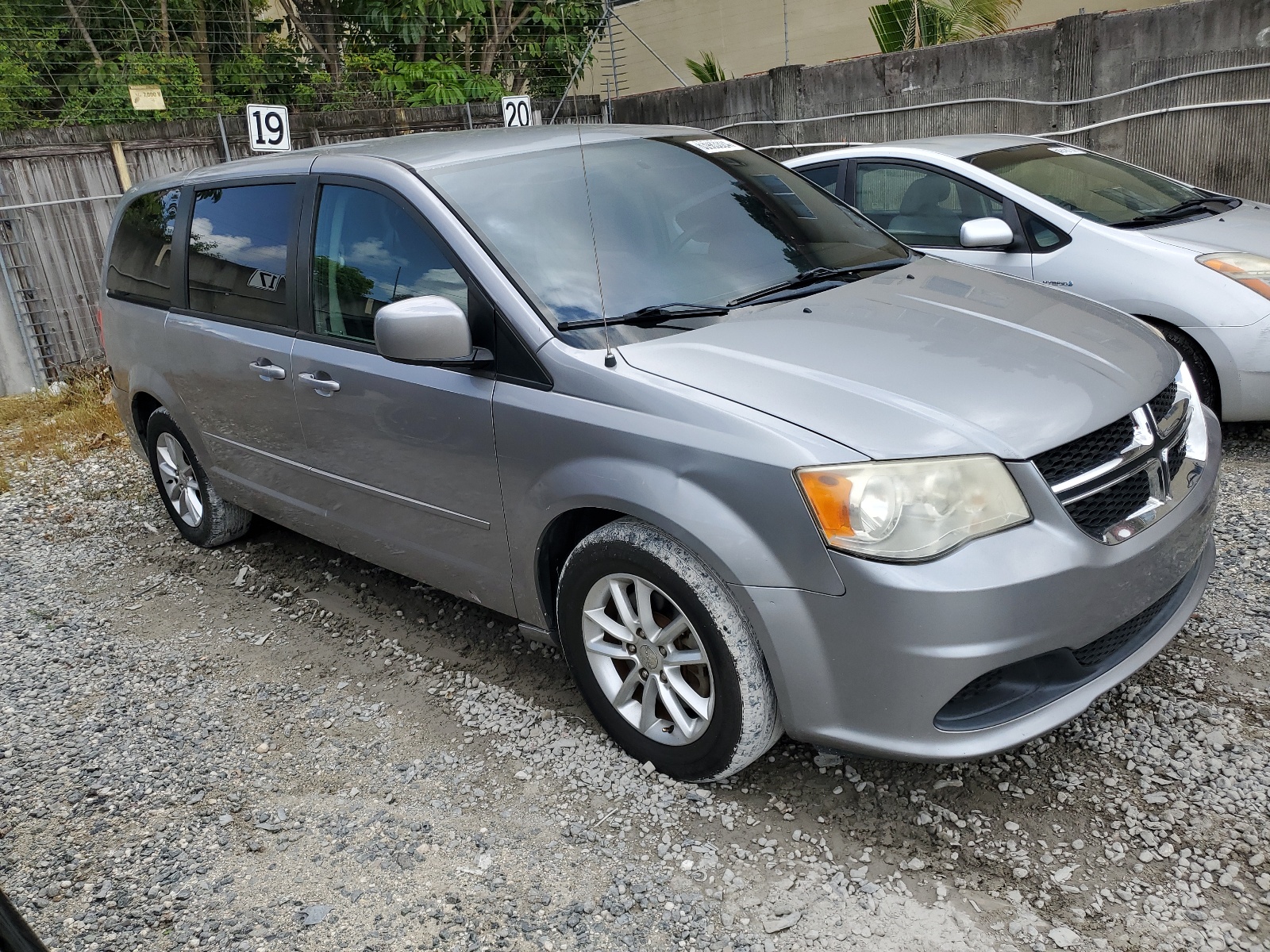 2013 Dodge Grand Caravan Sxt vin: 2C4RDGCG0DR750135