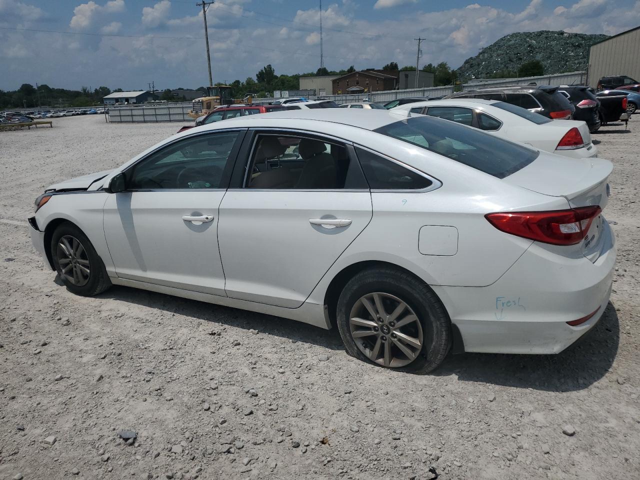 5NPE24AF6FH154931 2015 HYUNDAI SONATA - Image 2