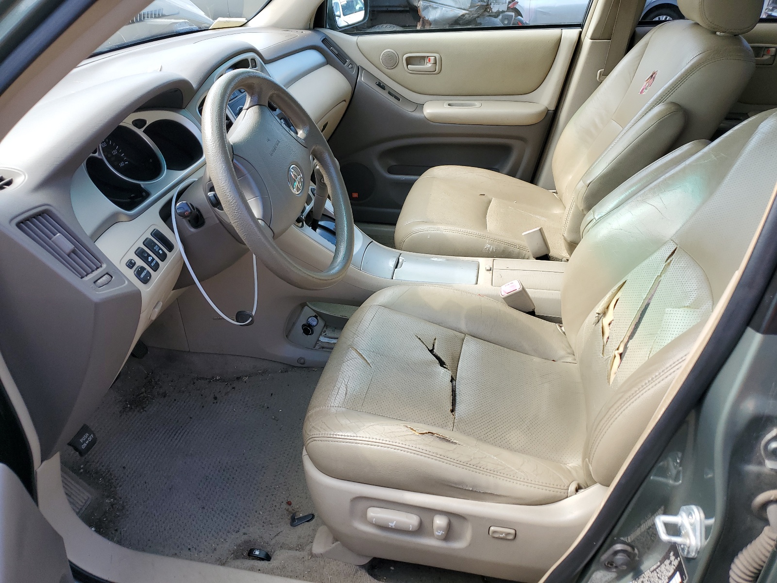 JTEDP21A140012501 2004 Toyota Highlander Base