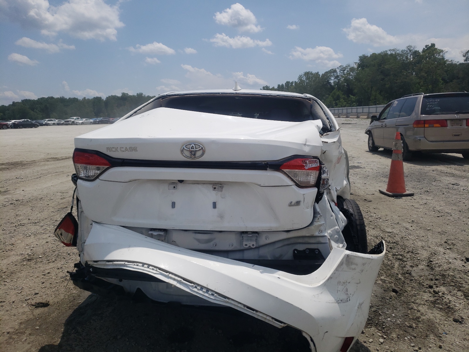 2021 Toyota Corolla Le vin: 5YFEPMAE1MP172553