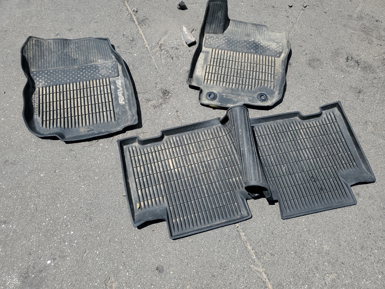 JTMRFREV3GJ059076 2016 Toyota Rav4 Xle