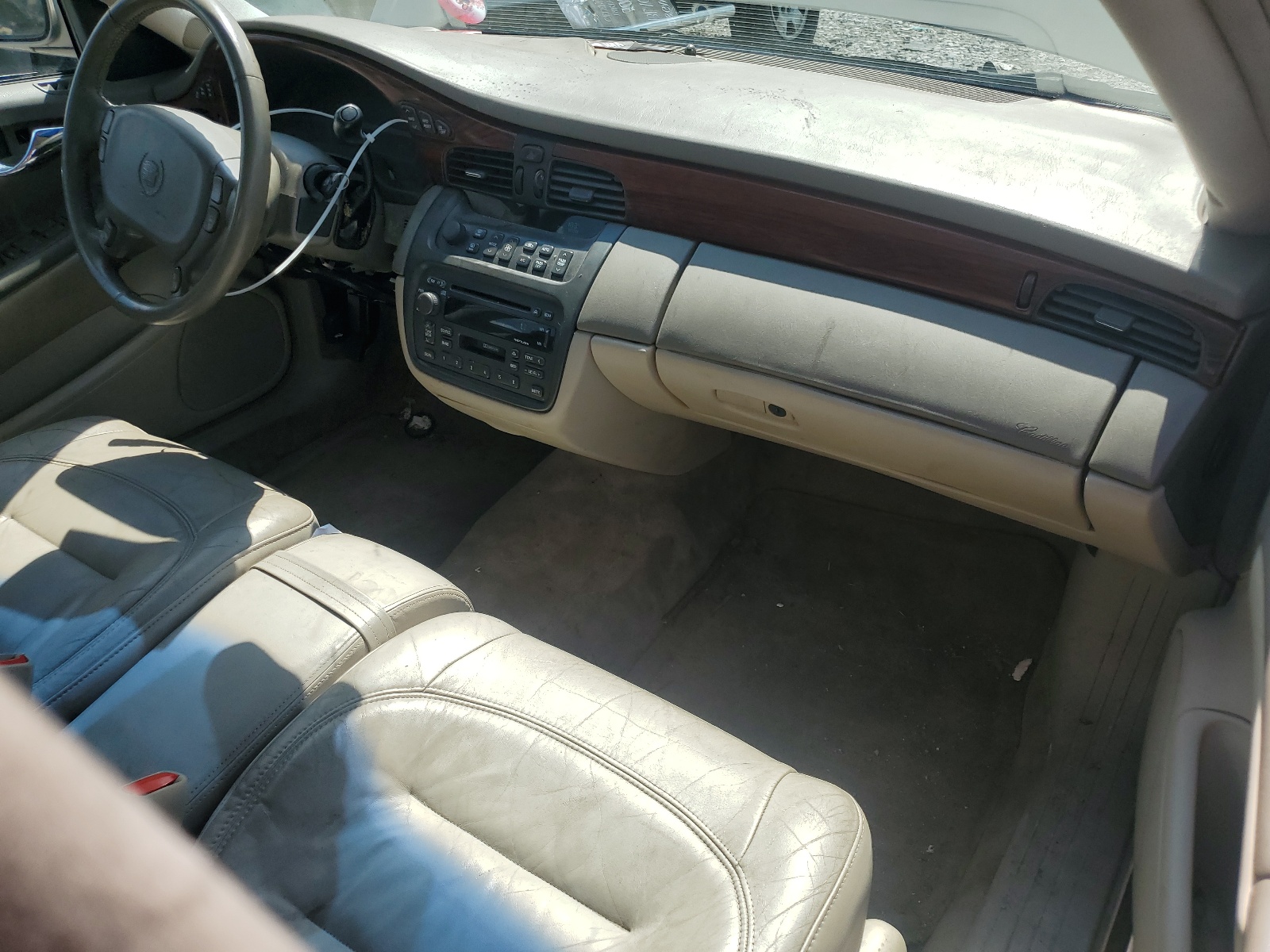 1G6KD54Y8YU276749 2000 Cadillac Deville