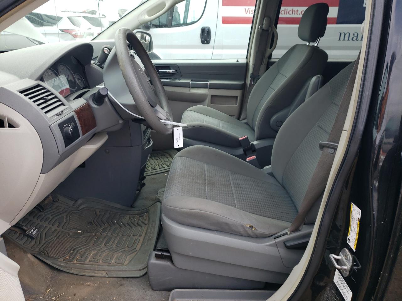 2010 Chrysler Town & Country Lx VIN: 2A4RR2D14AR376536 Lot: 61373934