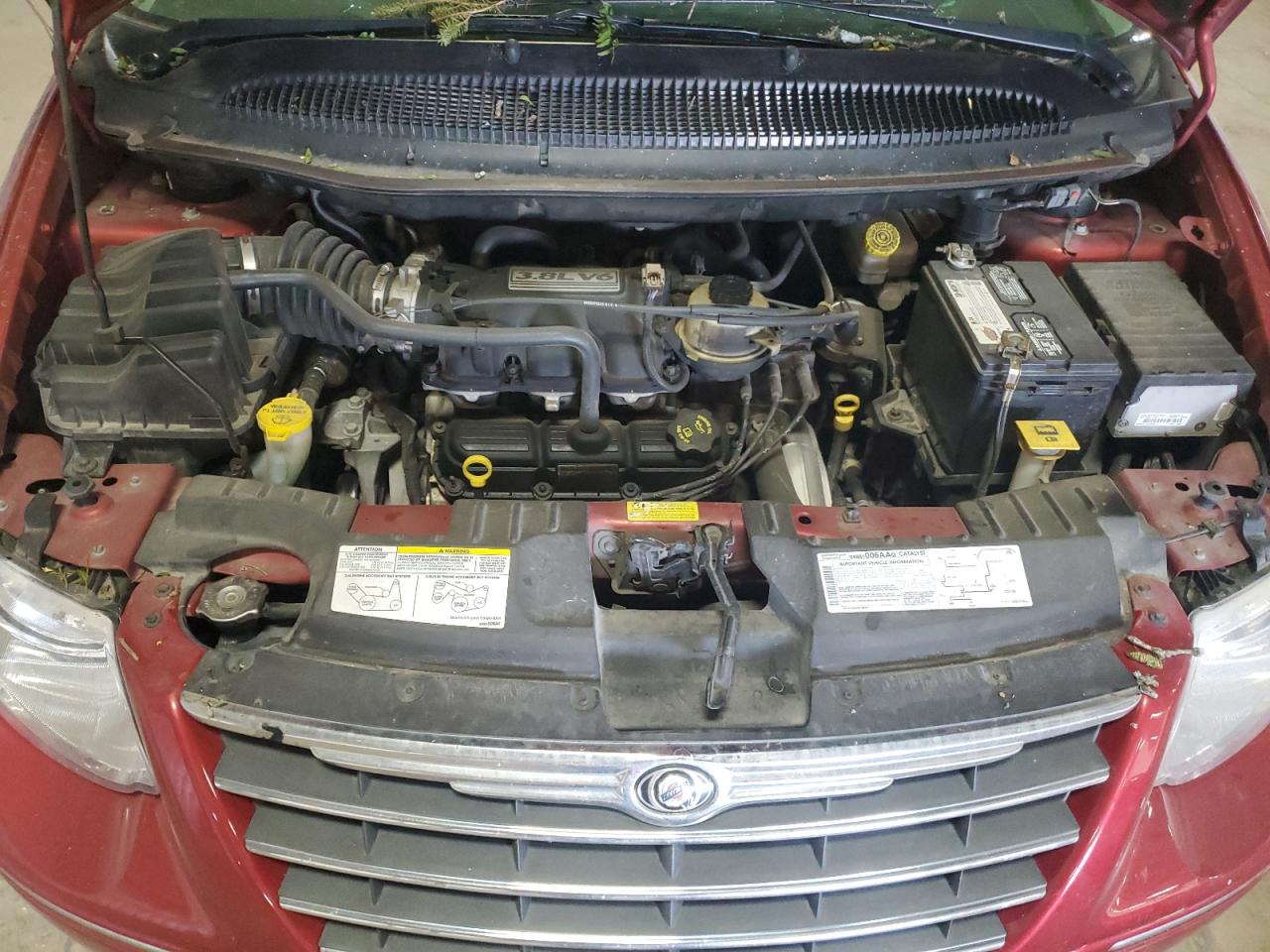 2005 Chrysler Town & Country Limited VIN: 2C4GP64L25R161738 Lot: 63608344