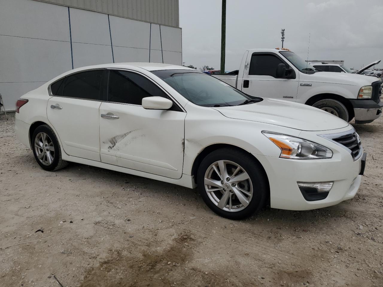 2014 Nissan Altima - Image 4