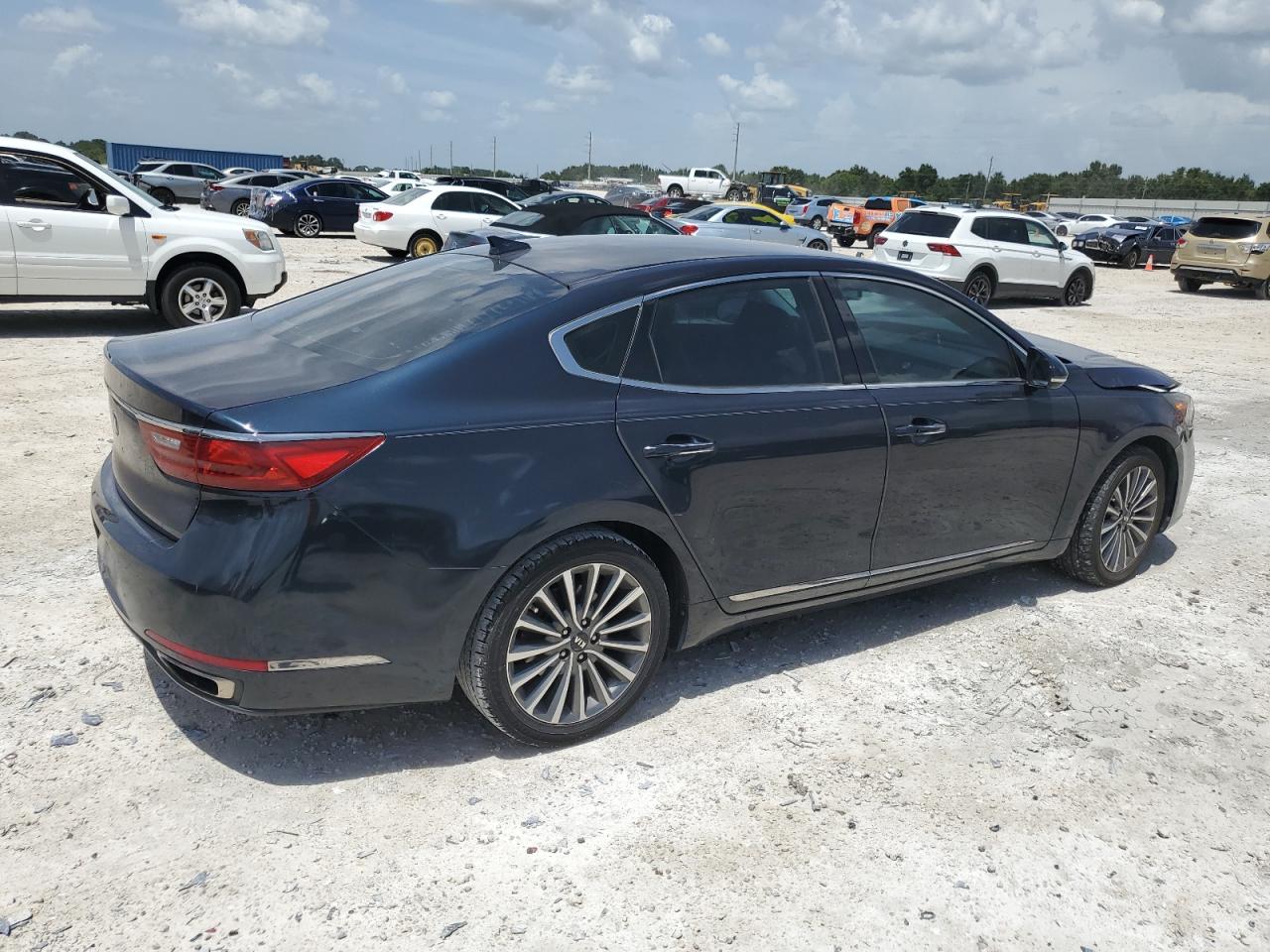 2017 Kia Cadenza Premium VIN: KNALB4J17H5049990 Lot: 65482014