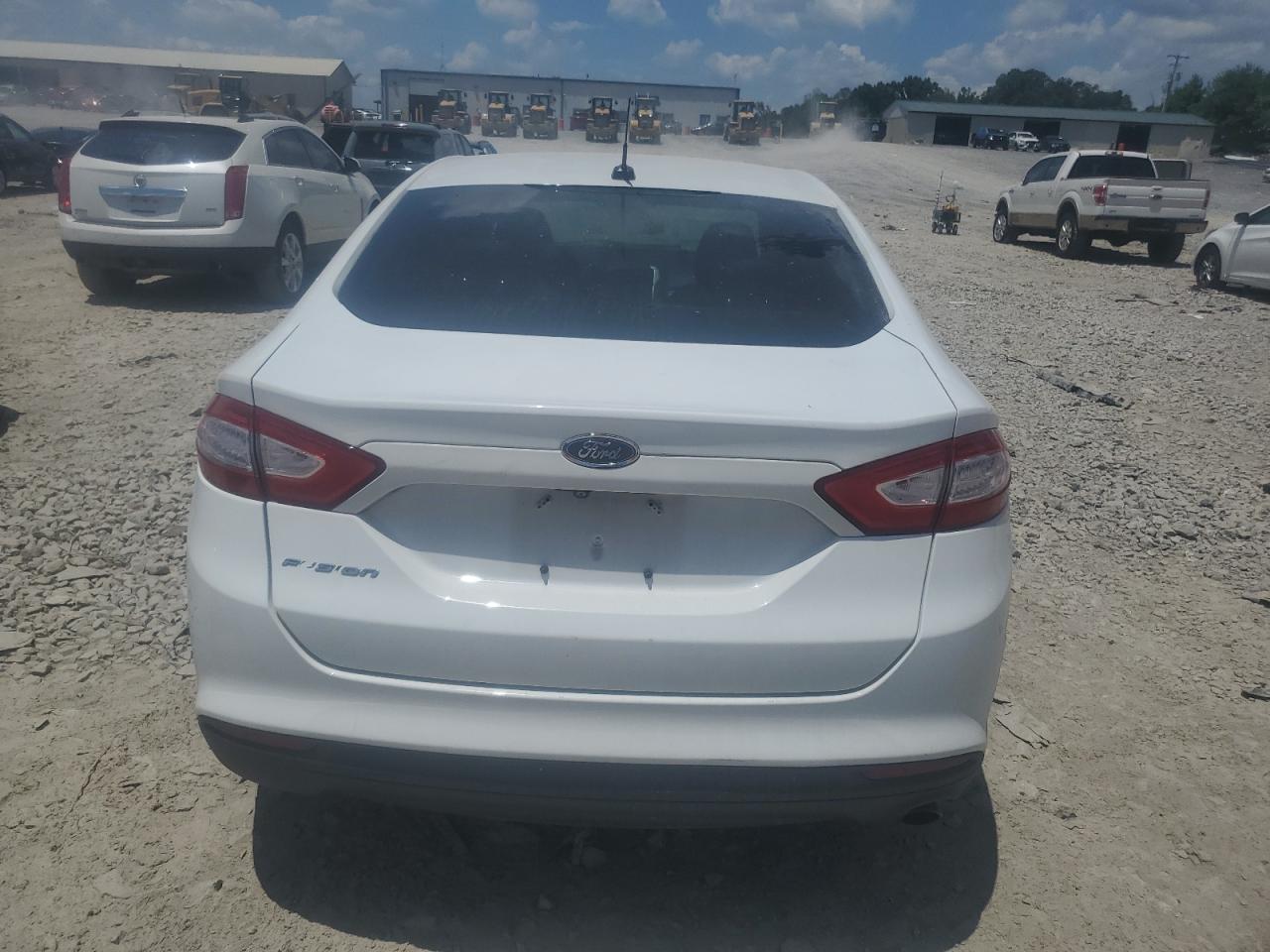 2015 Ford Fusion S VIN: 3FA6P0G70FR150214 Lot: 62217474