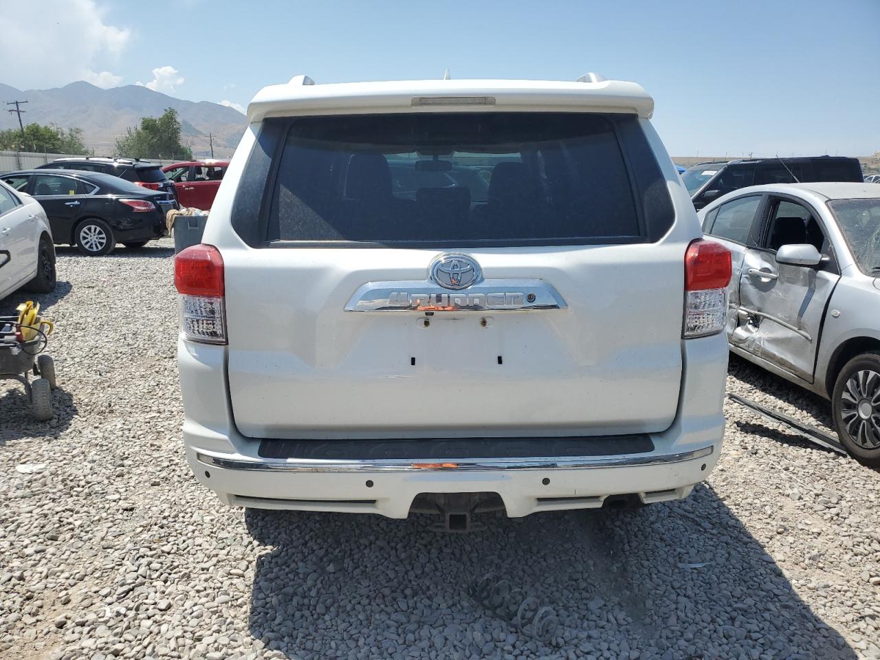 2011 Toyota 4Runner Sr5 VIN: JTEBU5JR4B5057200 Lot: 63125624