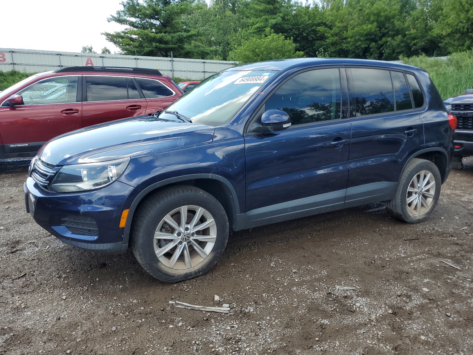 2014 Volkswagen Tiguan S vin: WVGAV3AX5EW550135