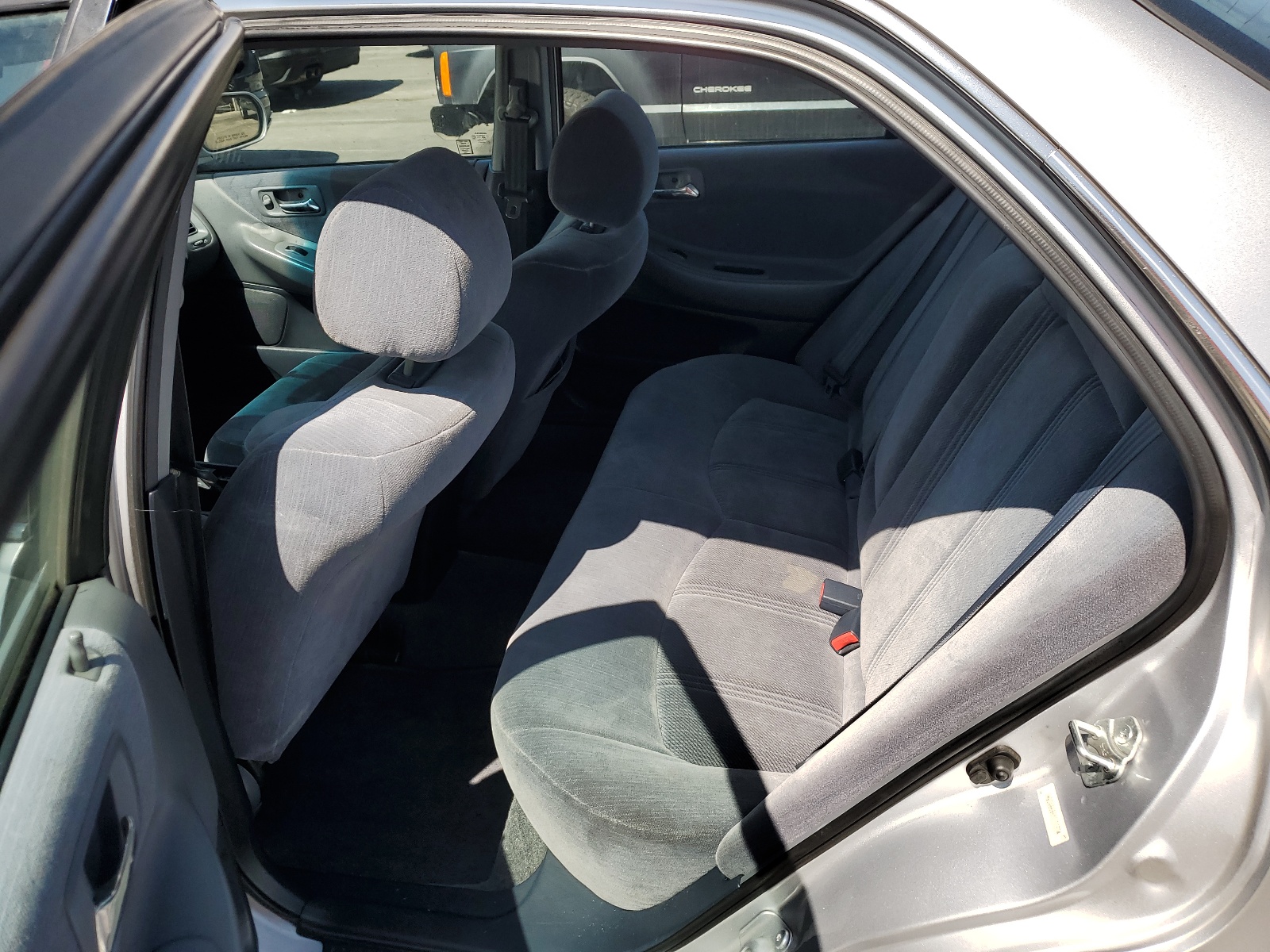 3HGCG6655YG705674 2000 Honda Accord Lx