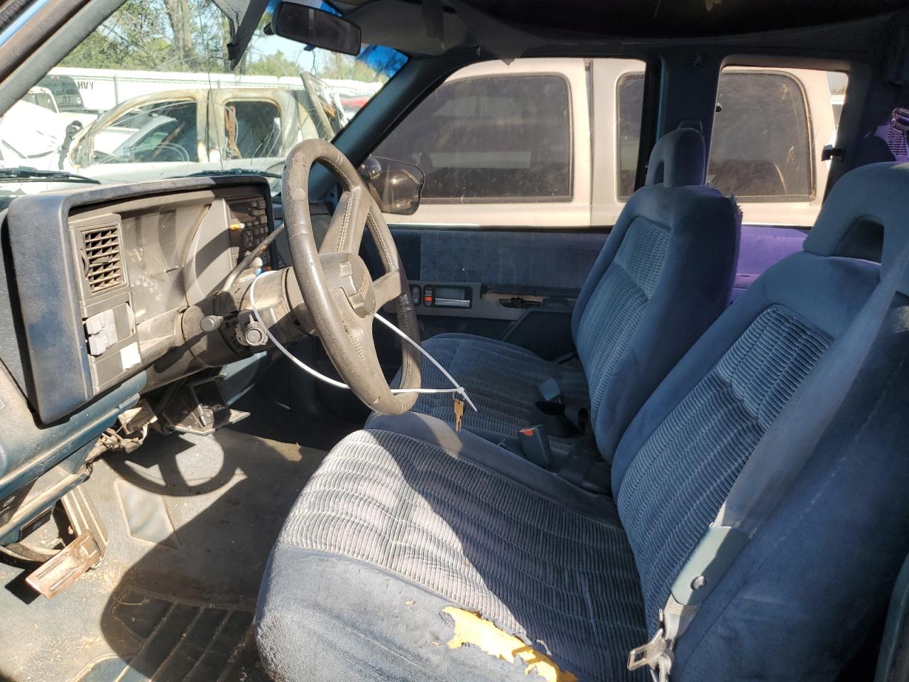 1994 Chevrolet Gmt-400 C1500 VIN: 2GCEC19KXR1223283 Lot: 65622764