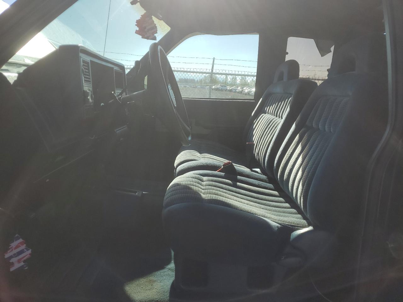 1993 Chevrolet Gmt-400 K1500 VIN: 2GCEK19K5P1149898 Lot: 61201474