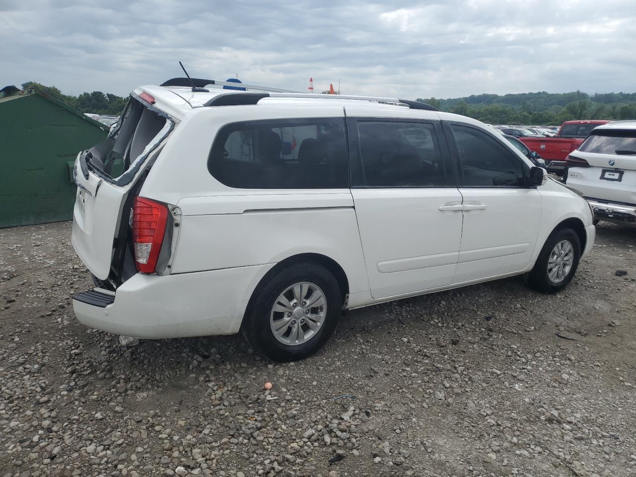 2012 Kia Sedona - Image 3