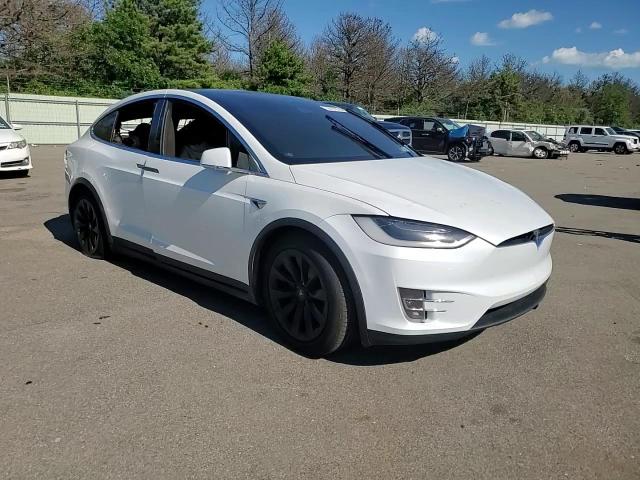 2018 Tesla Model X VIN: 5YJXCDE26JF141052 Lot: 61510704