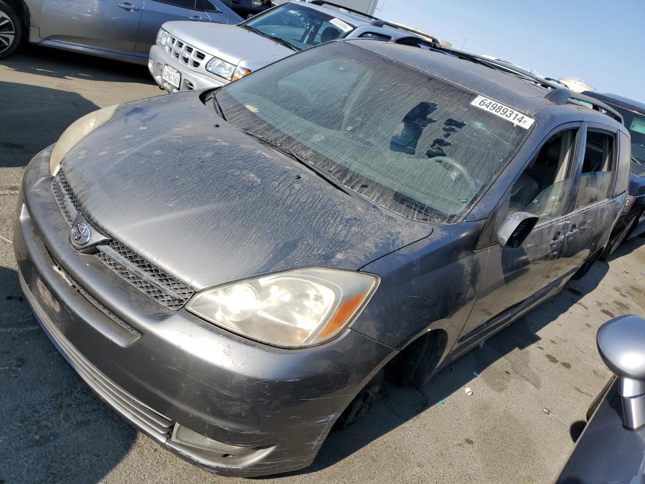 2004 Toyota Sienna - Image 1