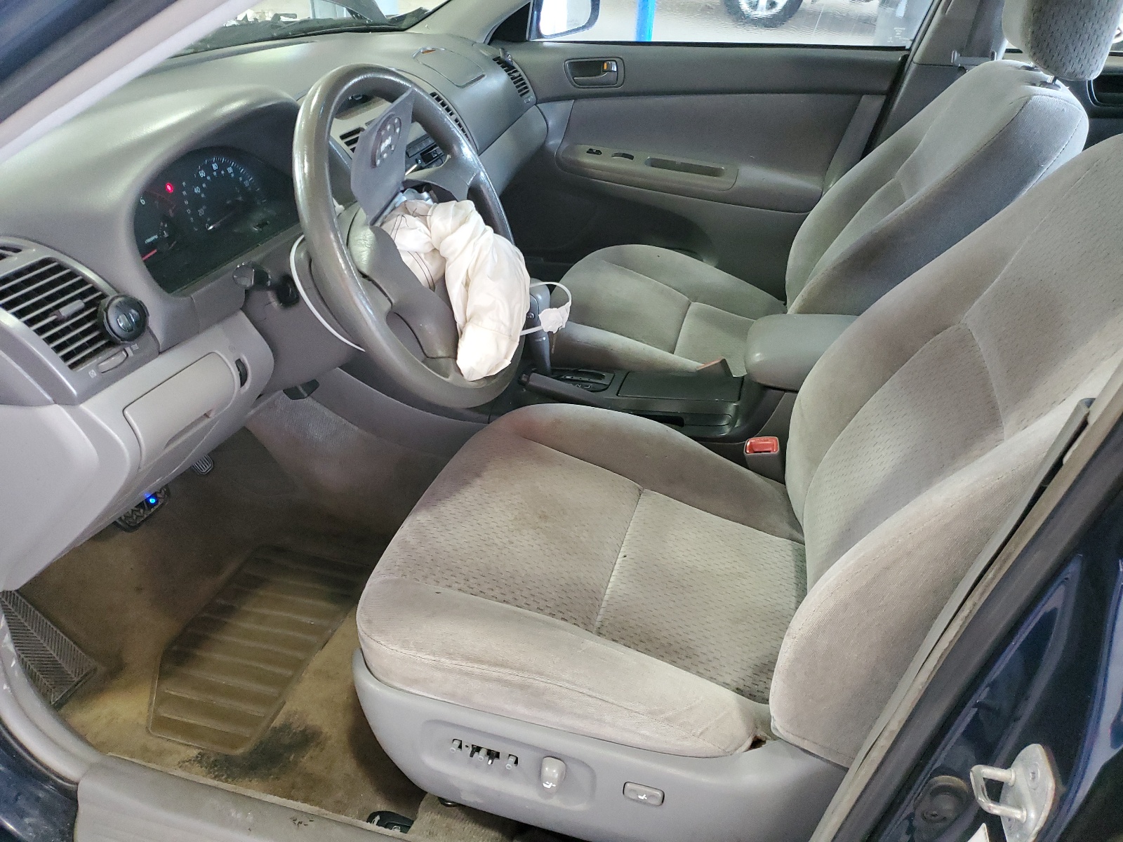 4T1BE32K34U262888 2004 Toyota Camry Le