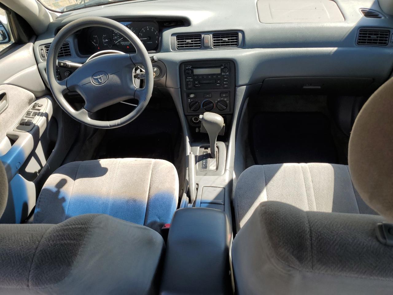 2000 Toyota Camry Ce VIN: 4T1BG22K8YU689445 Lot: 61542184