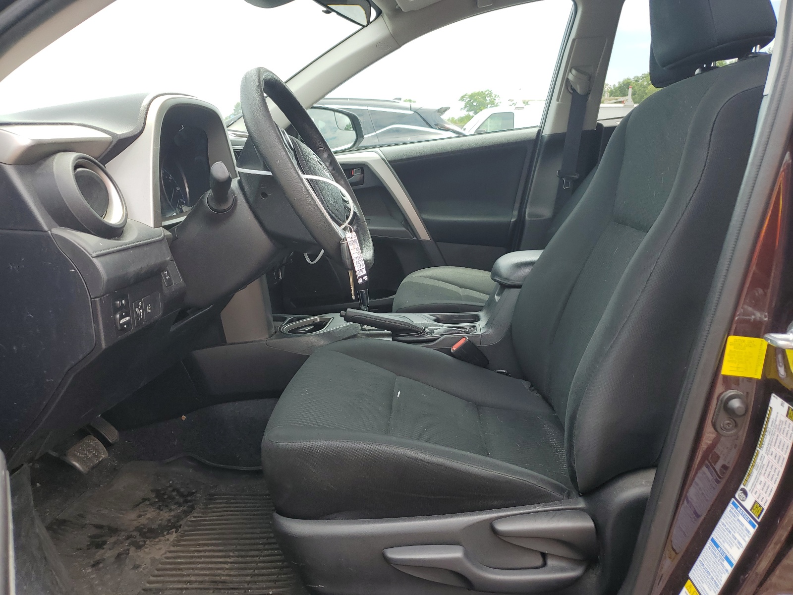 2T3BFREV2HW553191 2017 Toyota Rav4 Le