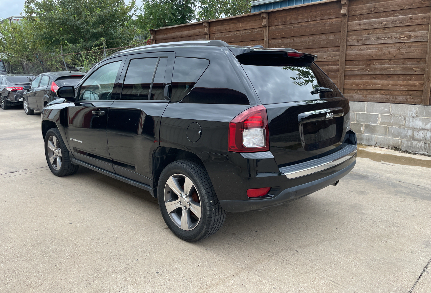 2016 Jeep Compass Latitude vin: 1C4NJCEA9GD726707