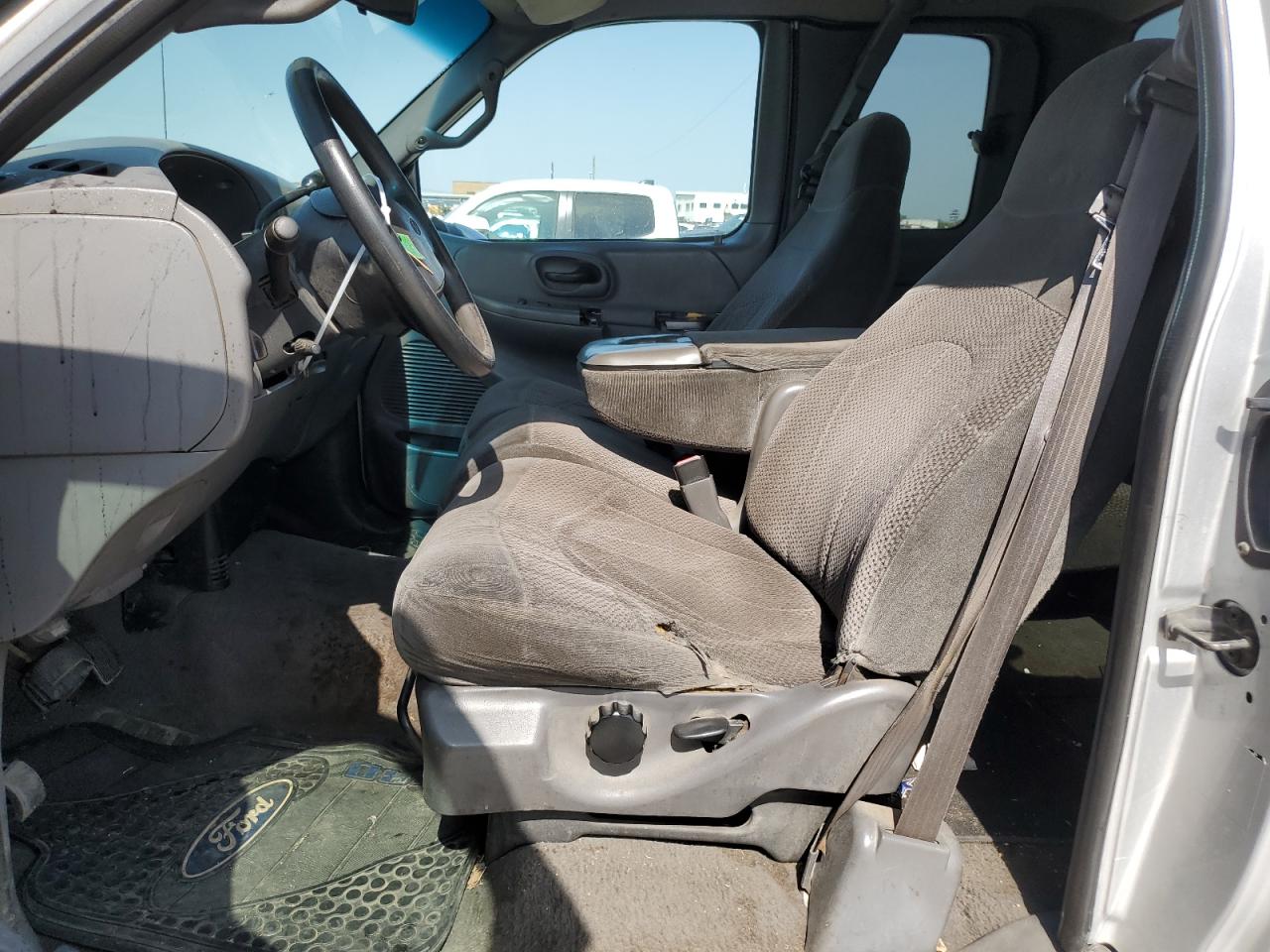 2000 Ford F150 VIN: 1FTRX07L8YKA34464 Lot: 63414404