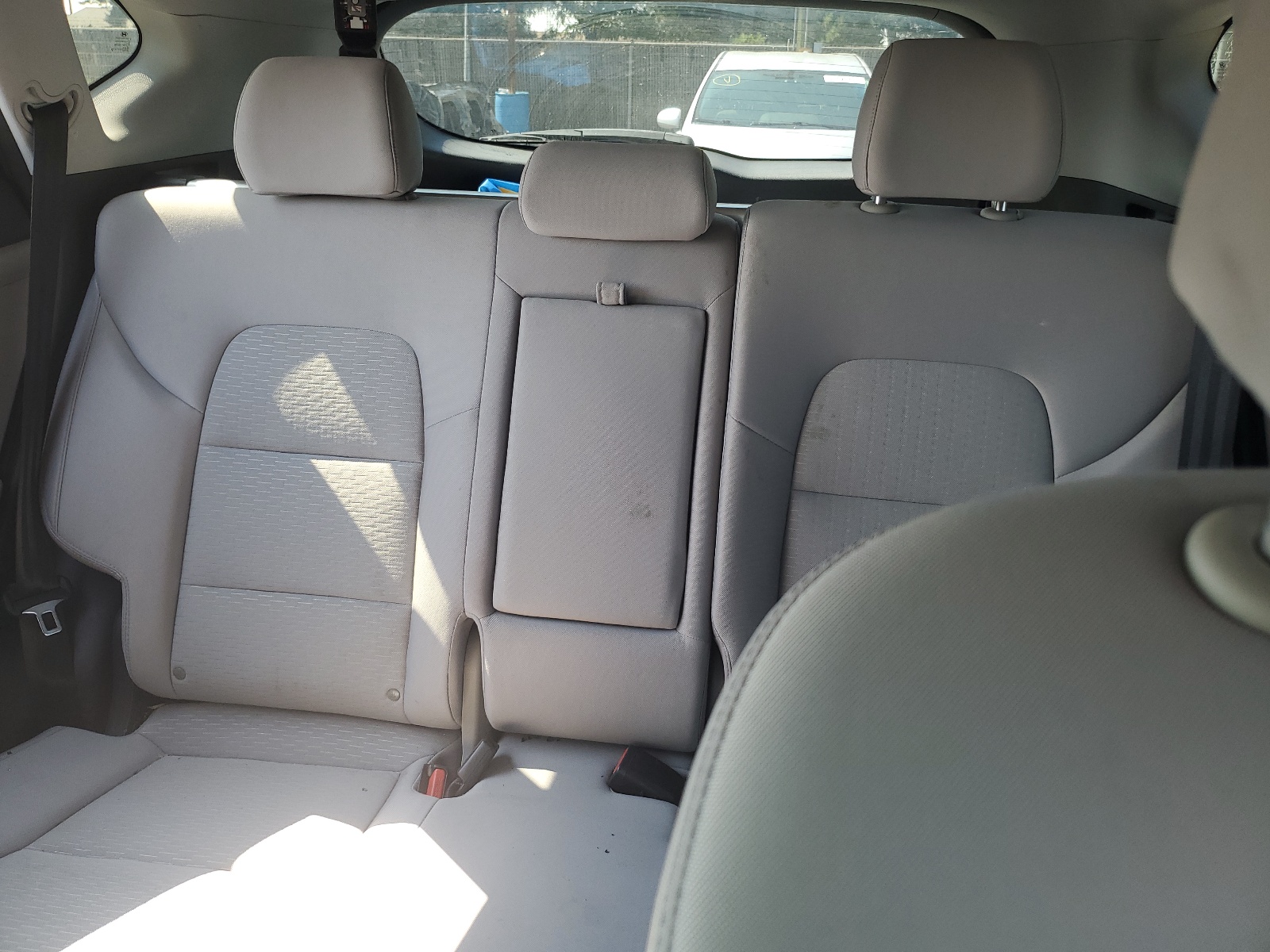 KM8J2CA46KU070529 2019 Hyundai Tucson Se