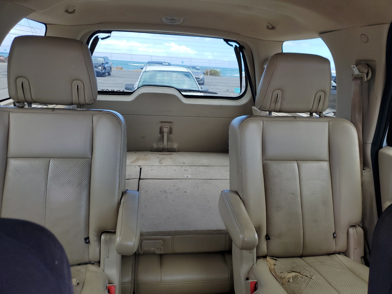 1FMJU1J51BEF02154 2011 Ford Expedition Xlt