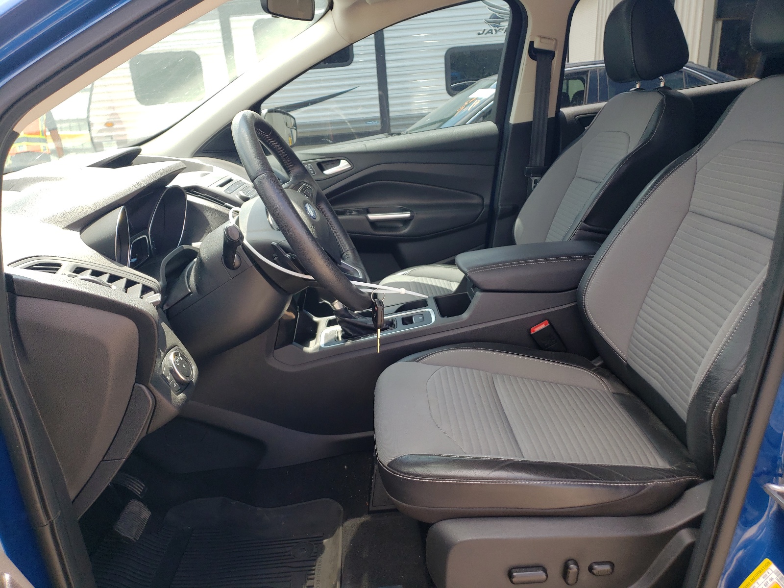 1FMCU9G91HUF10416 2017 Ford Escape Se