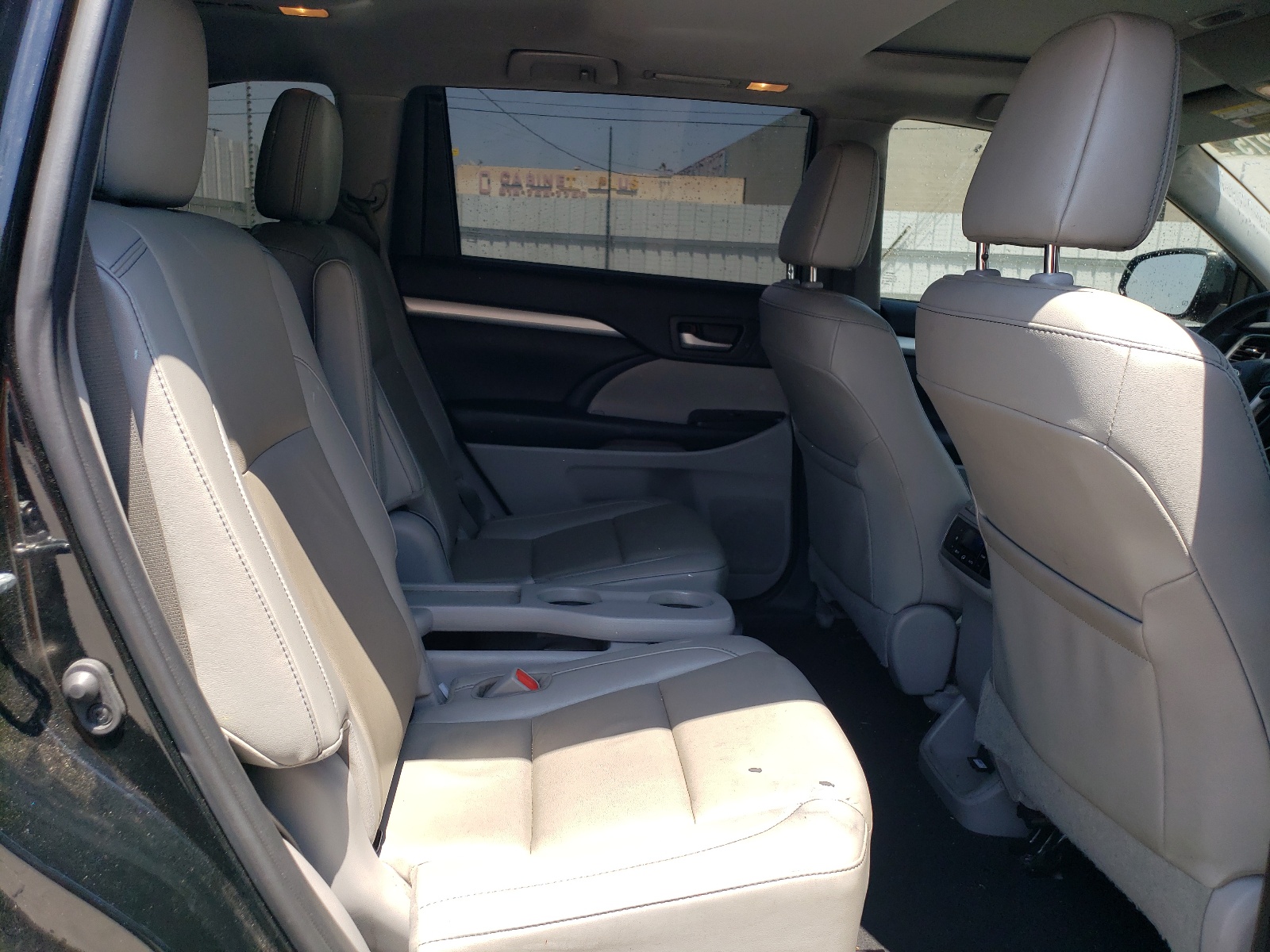 5TDKZRFH9KS564004 2019 Toyota Highlander Se