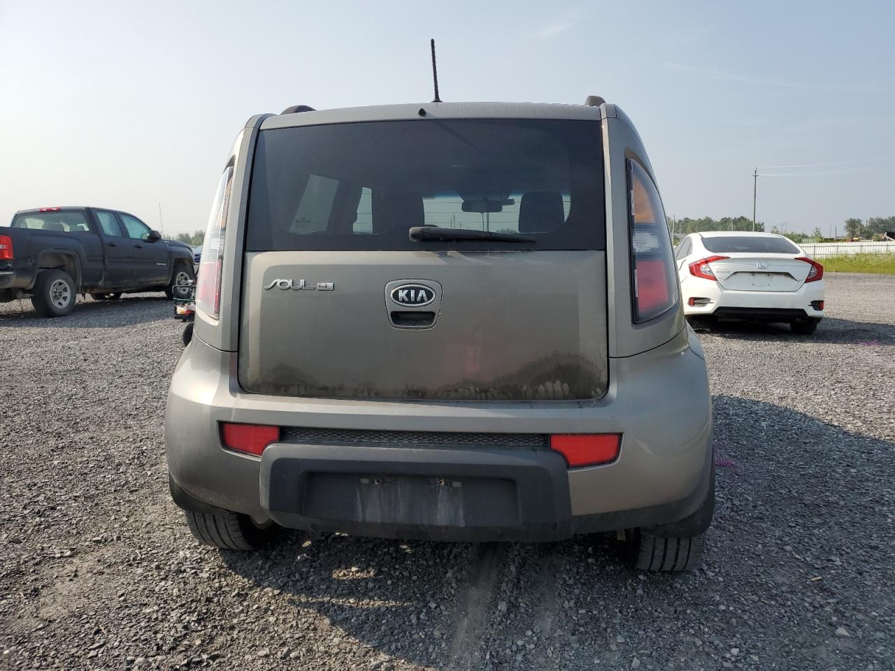 2011 Kia Soul + VIN: KNDJT2A22B7203344 Lot: 65438404