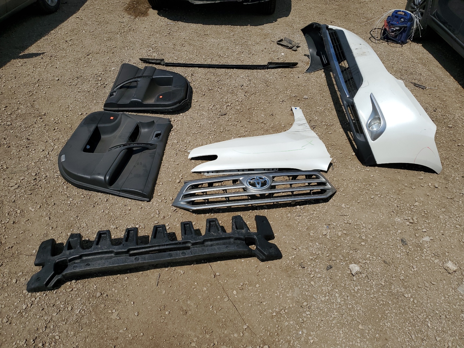 5TDBK3EH4CS144705 2012 Toyota Highlander Base