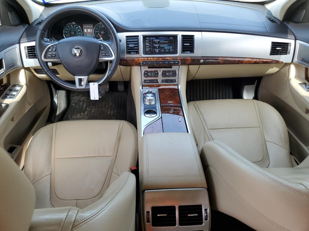 2015 Jaguar Xf 2.0T Premium VIN: SAJWA0FS2FPU87395 Lot: 63805154