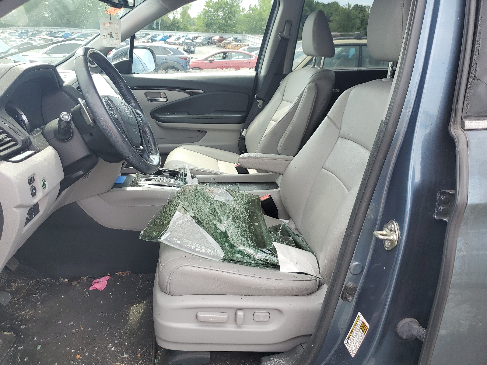 5FNYF6H9XHB052398 2017 Honda Pilot Touring