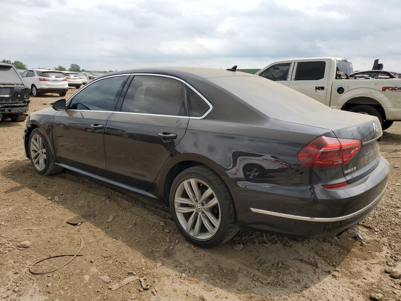 1VWBA7A3XJC040638 2018 VOLKSWAGEN PASSAT - Image 2