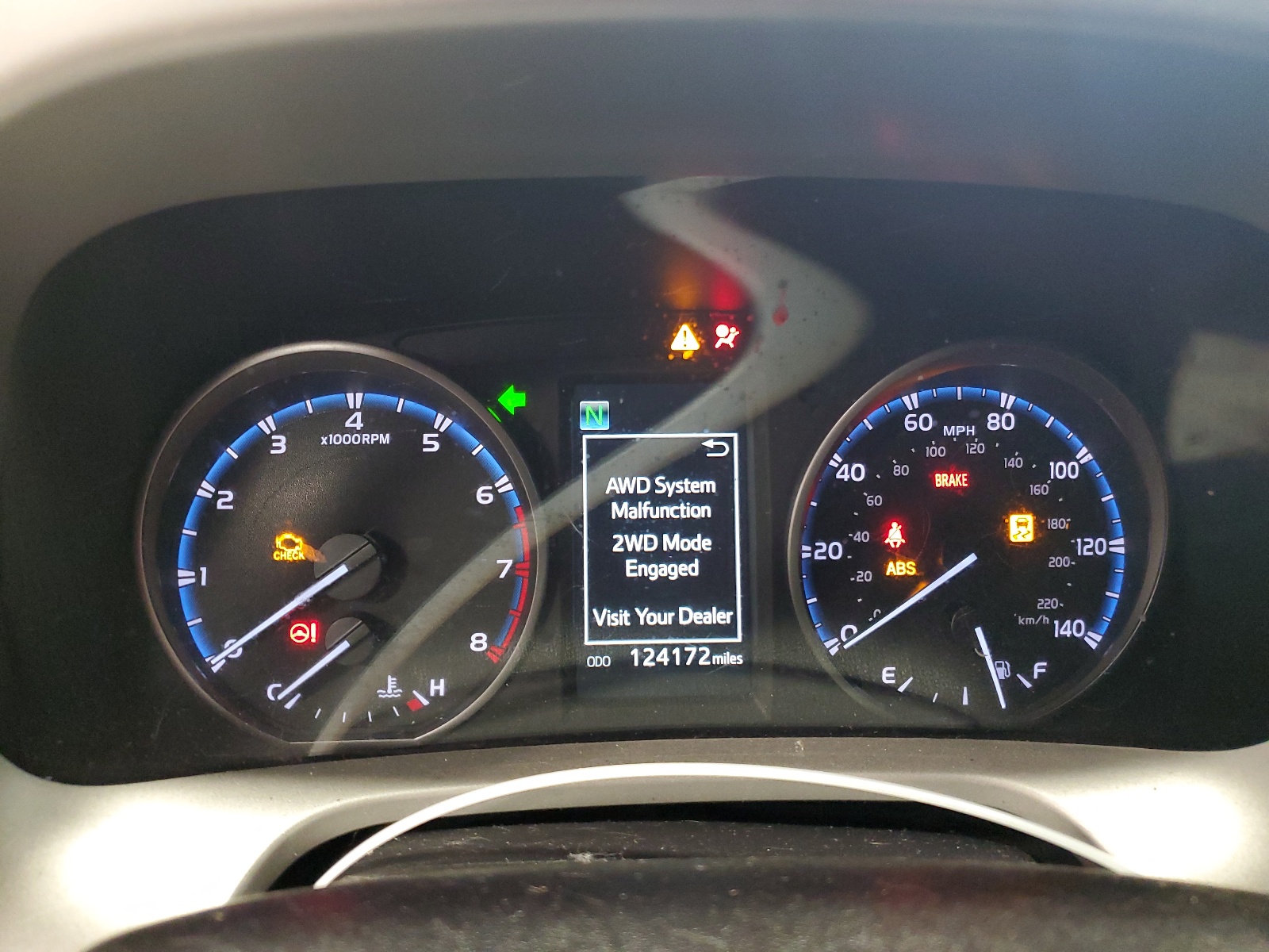 2T3RFREVXHW618819 2017 Toyota Rav4 Xle