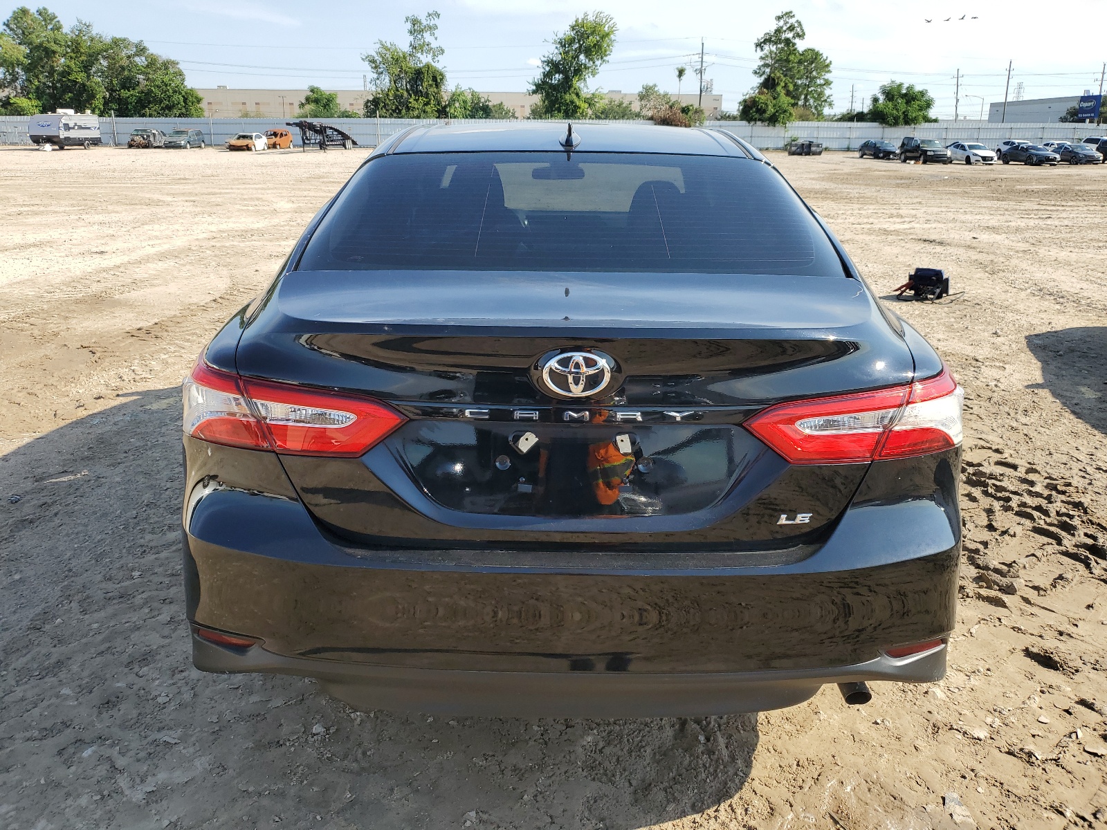 2019 Toyota Camry L vin: 4T1B11HKXKU748487