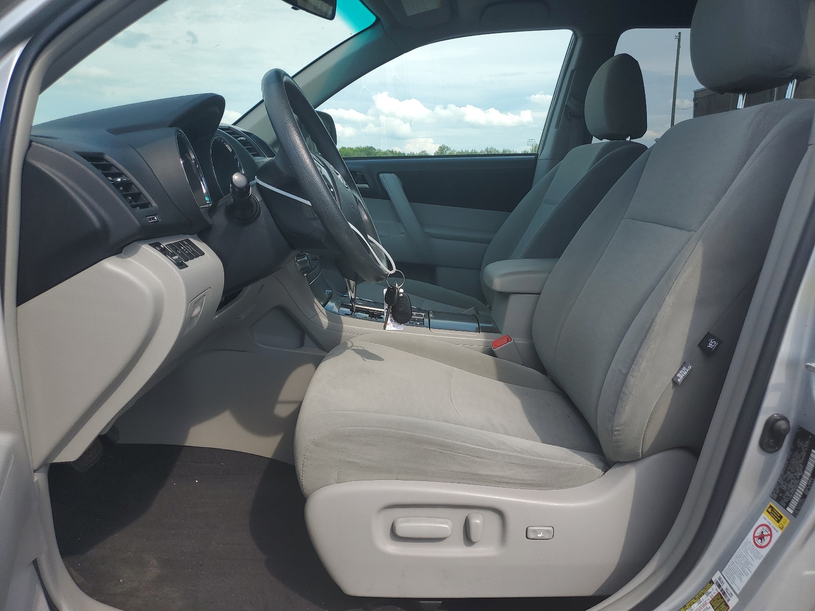 5TDBK3EHXBS055493 2011 Toyota Highlander Base