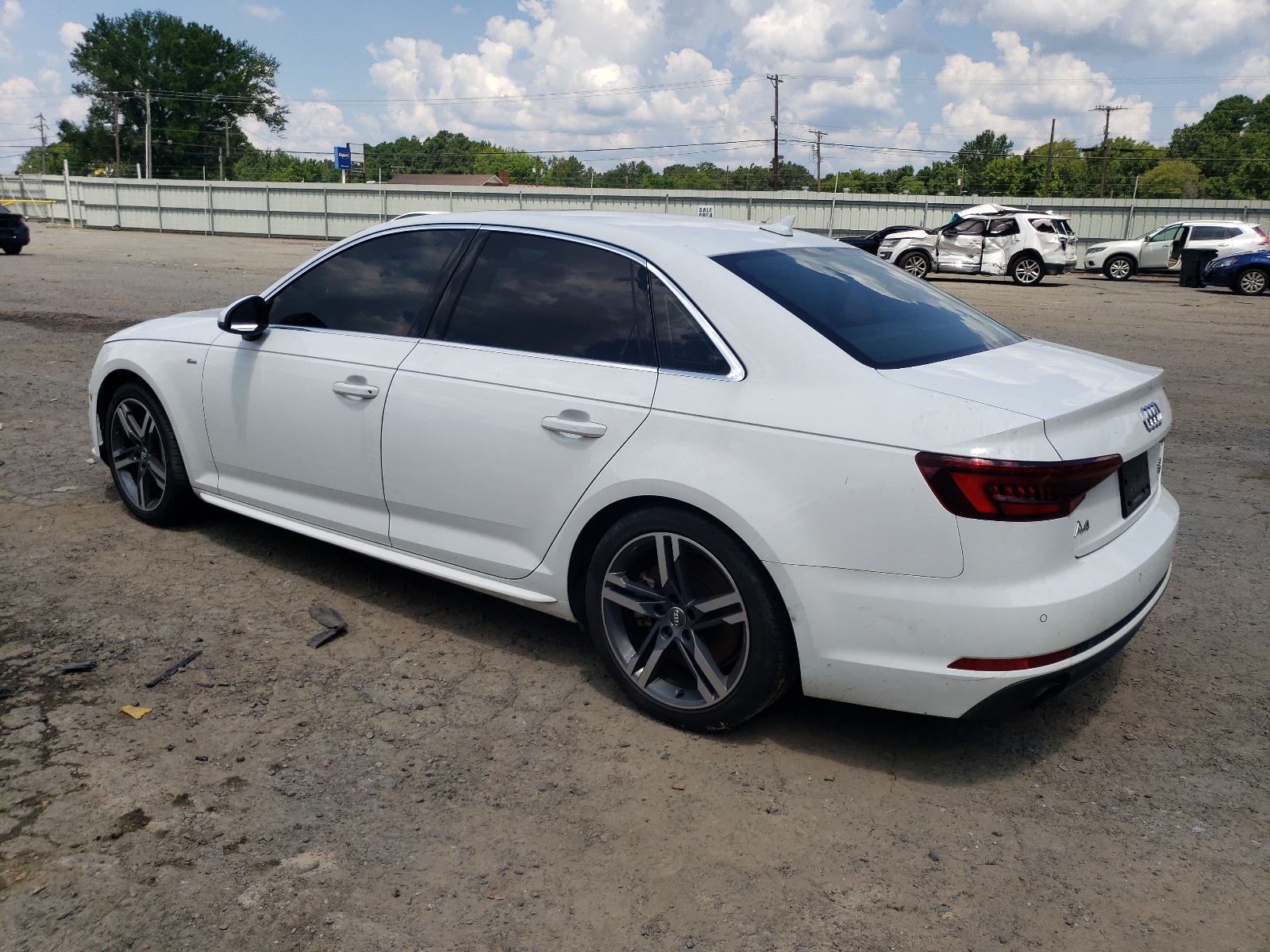 2018 Audi A4 Premium Plus vin: WAUENAF41JN017768