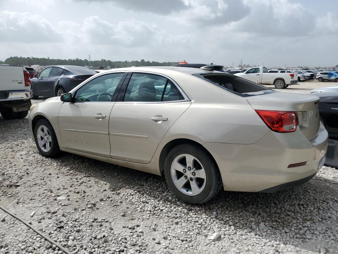 2015 Chevrolet Malibu - Image 2
