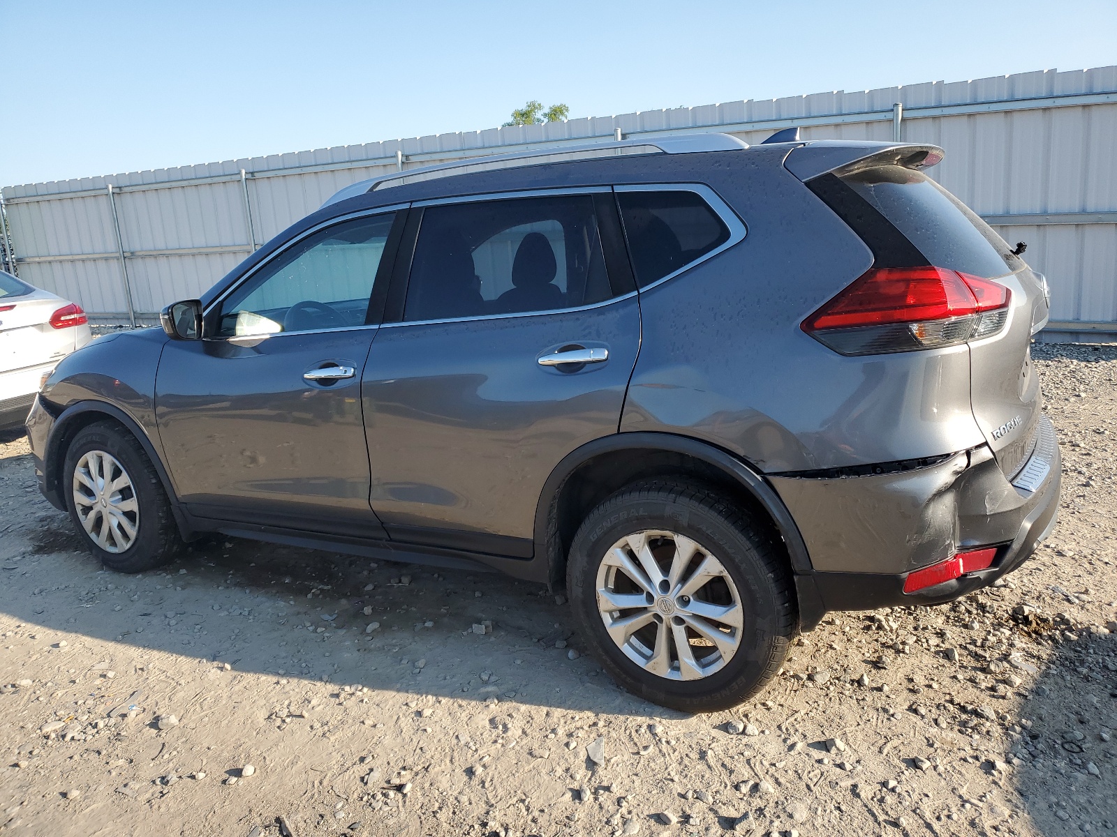 2017 Nissan Rogue S vin: JN8AT2MV1HW257470