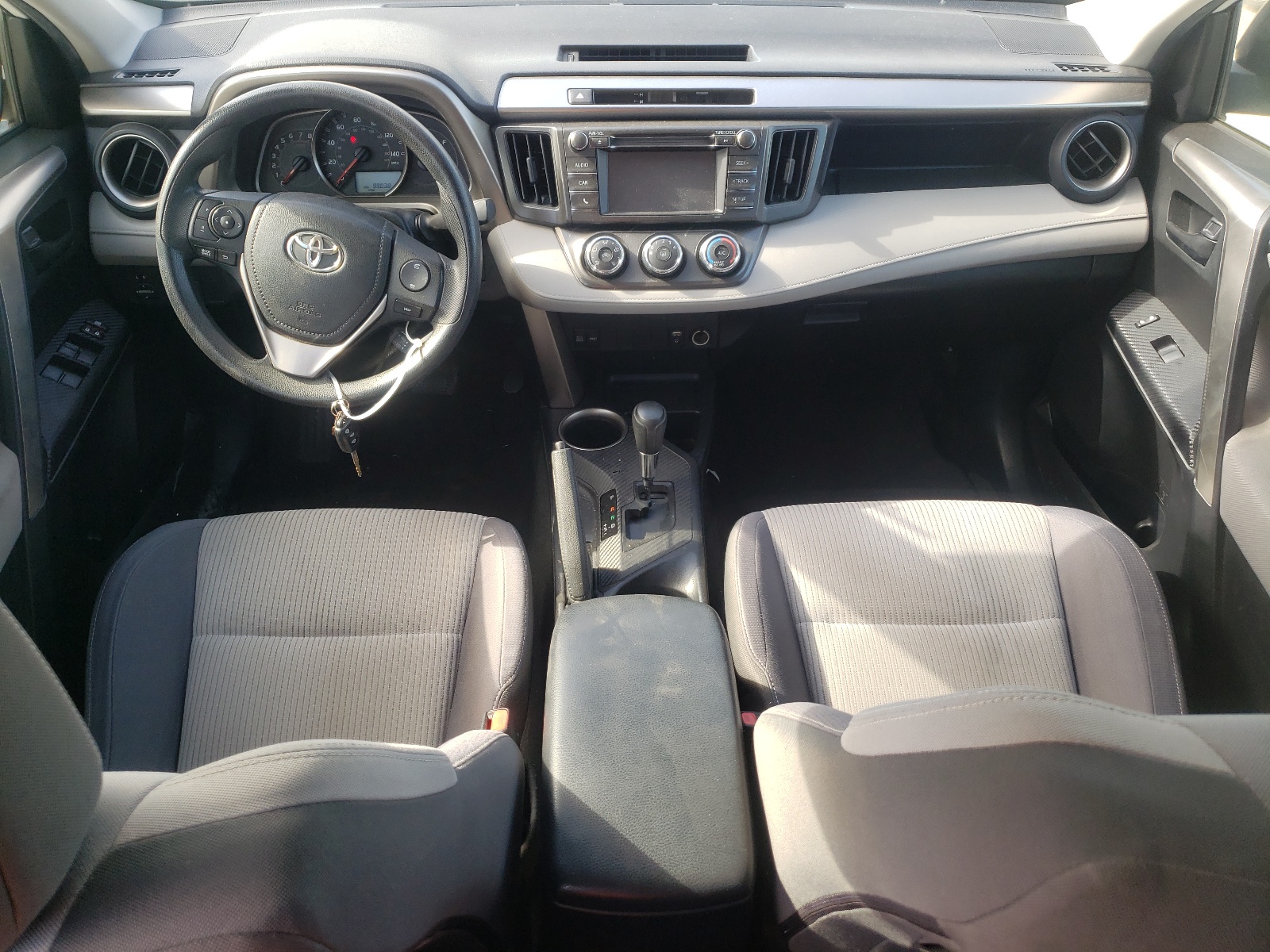 JTMZFREV4FJ058811 2015 Toyota Rav4 Le