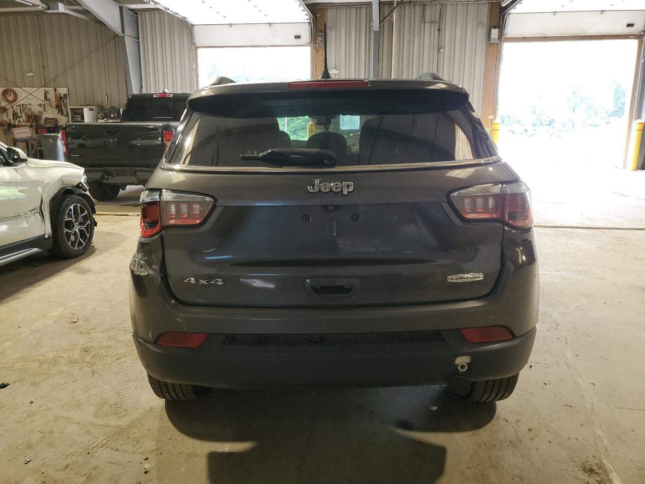 2018 Jeep Compass Latitude VIN: 3C4NJDBB9JT435712 Lot: 63751554