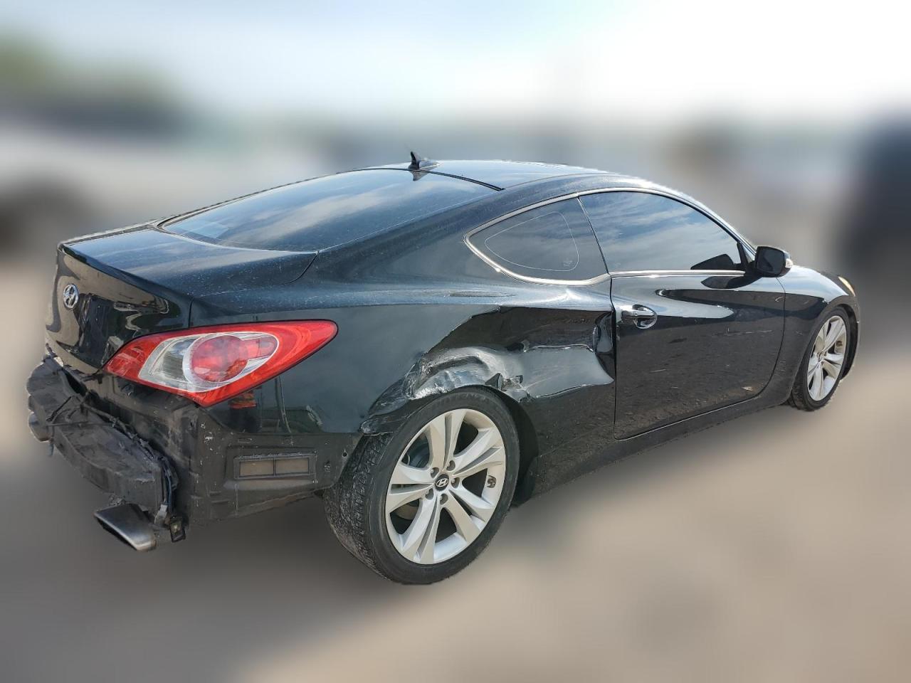 2010 Hyundai Genesis Coupe 3.8L VIN: KMHHU6KH9AU011100 Lot: 63652404