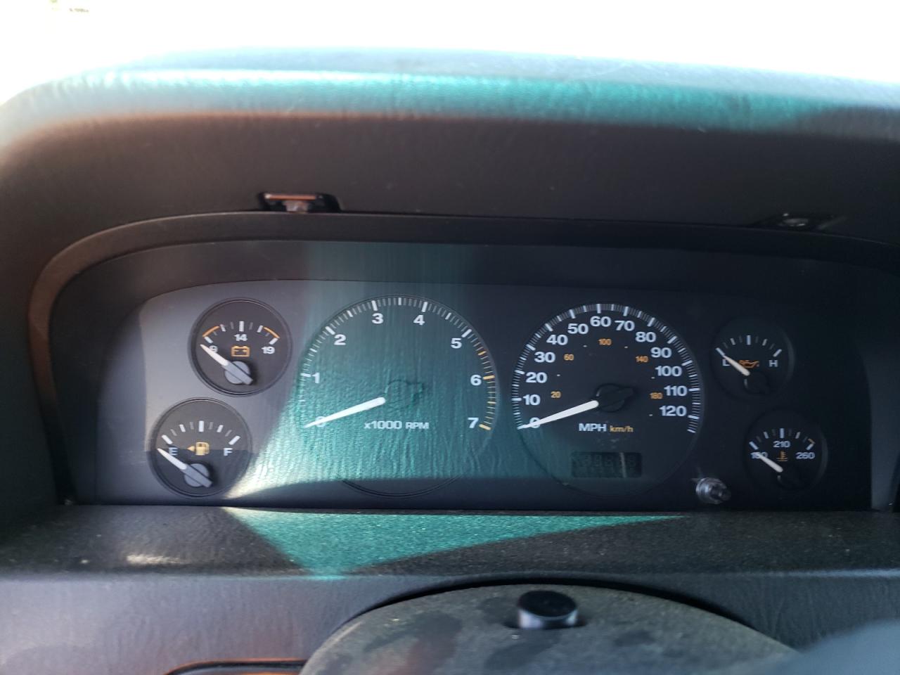 2002 Jeep Grand Cherokee Laredo VIN: 1J8GW48N12C253696 Lot: 61499404