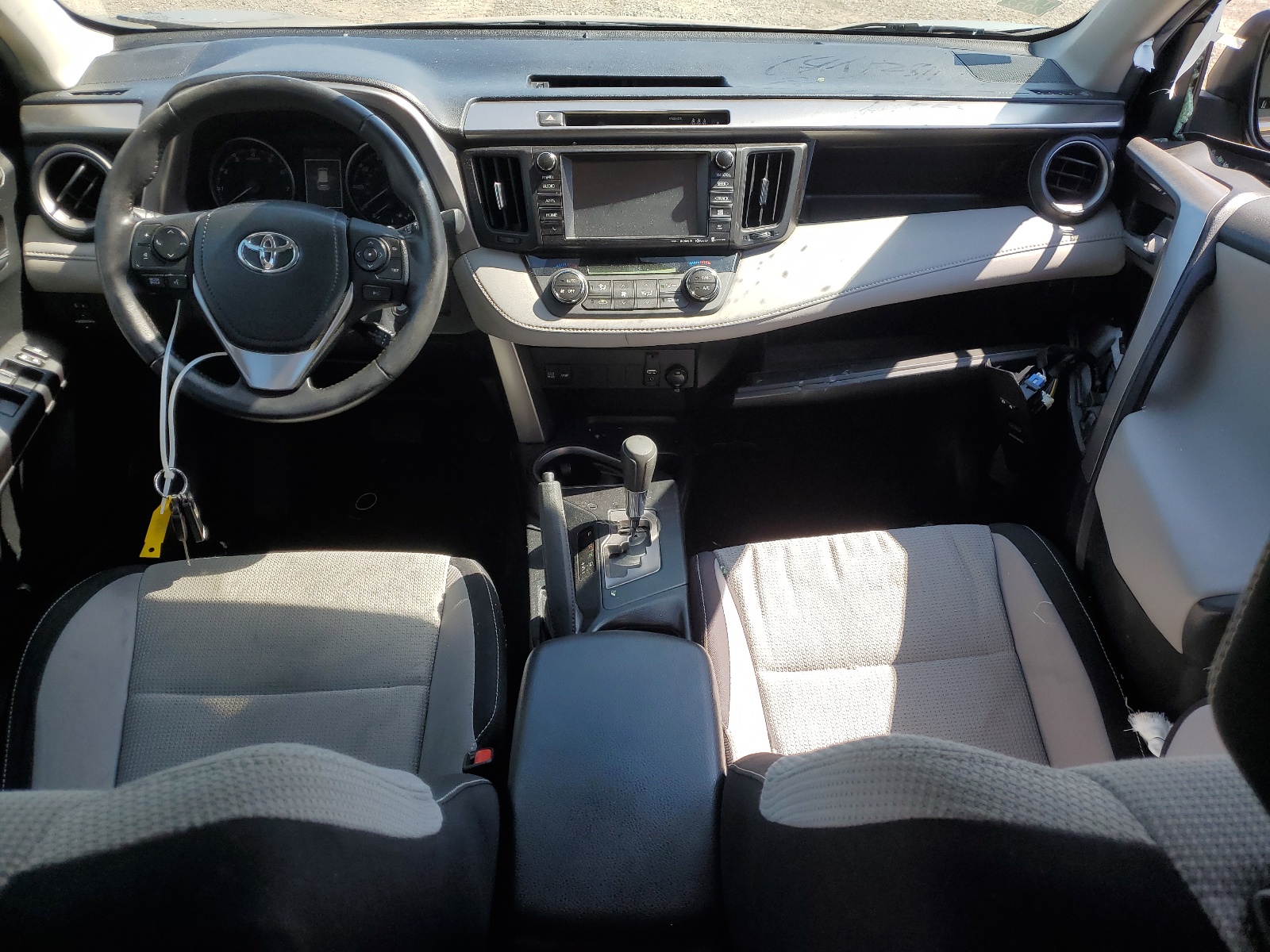 JTMWFREV0HJ115219 2017 Toyota Rav4 Xle