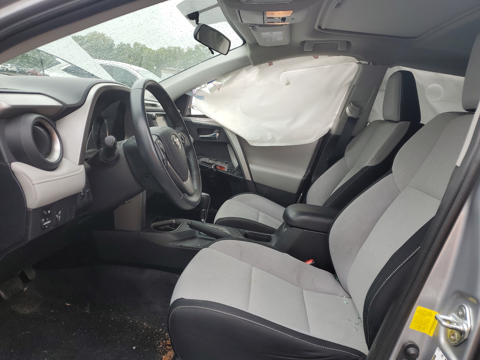 2T3RFREV8GW481846 2016 Toyota Rav4 Xle