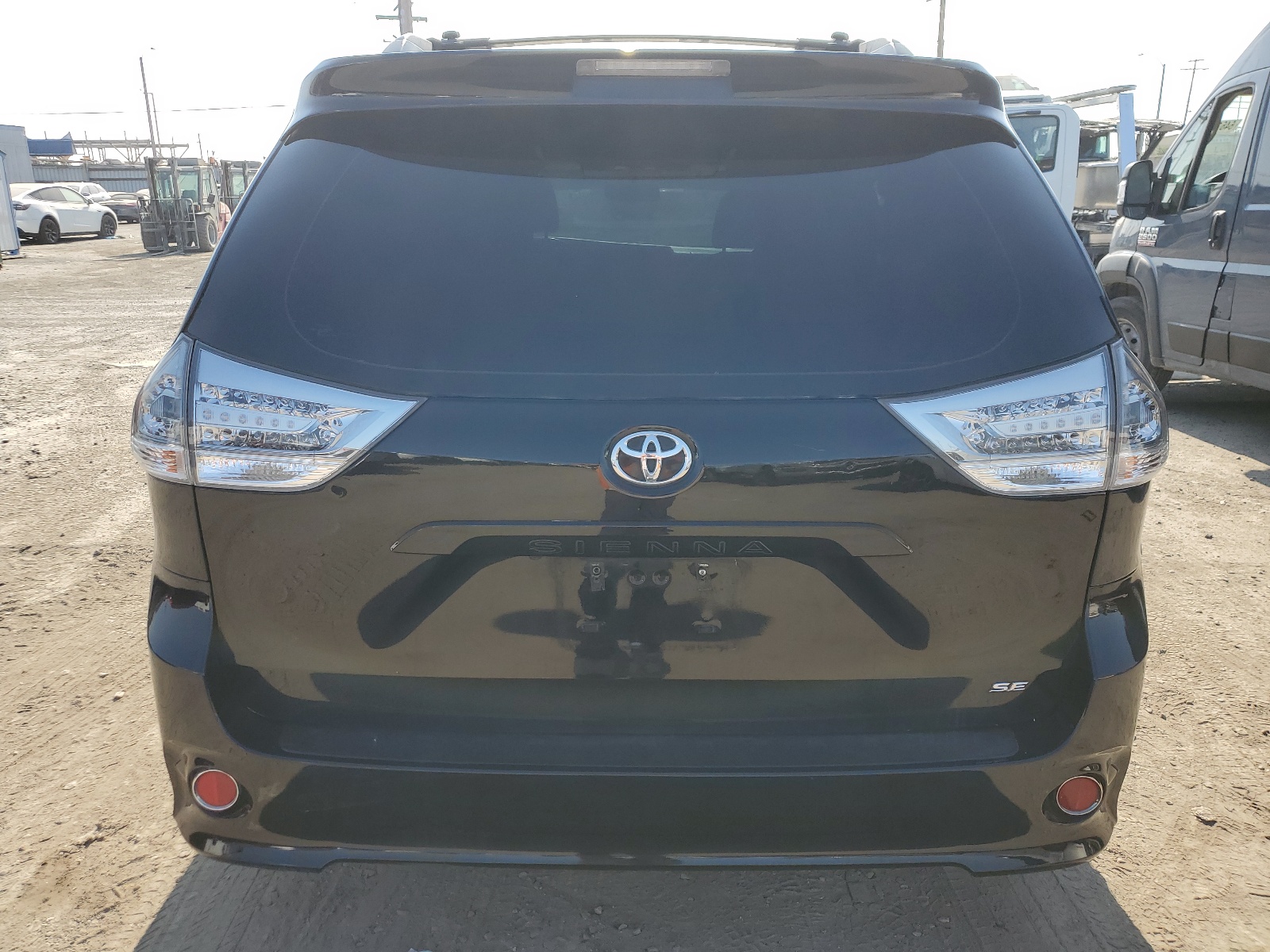 5TDXZ3DCXHS856280 2017 Toyota Sienna Se